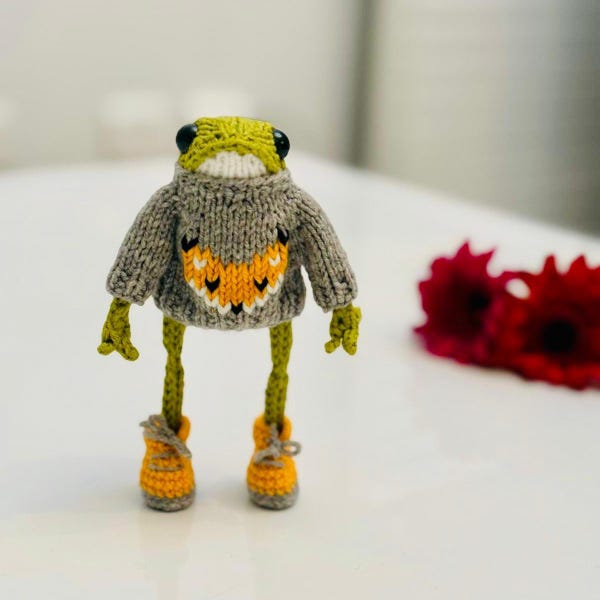 Handmade Knitted Frog Toy: Amigurumi Frog, Funny Gift, Movable Arms and Legs, Halloween Frogs, Christmas Gifts