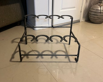 Horseshoe rack