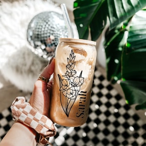 Personalized Birth Flower Coffee Cup With Name, Personalized Birth Flower Tumbler, Bridesmaid, Gifts for Her, Gift For Mom, Bridesmaid Gift.