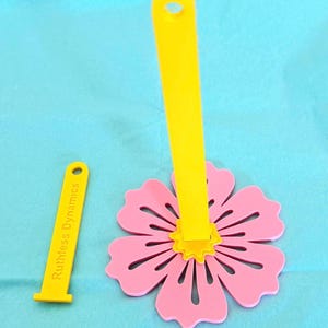 2 in 1 flower Portable spinner for blanket yarn or chenille / cakes or skeins