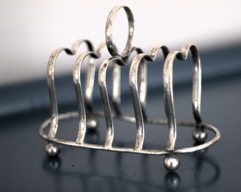 Silver plated heart shaped toast rack