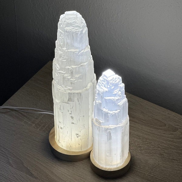 Selenite Natürliche Tischlampe USB  mit Weißes  LED Licht  verschiedene Großen (15-20-30 cm)