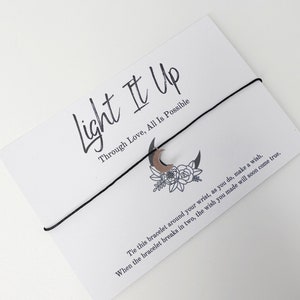 Pulsera de los deseos de Crescent City: frase "Ilumínalo" / Dije de luna creciente de plata / Regalo para amantes de los libros de CC