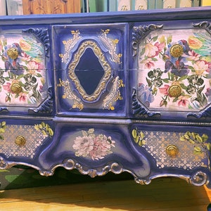 Andalusia Dresser