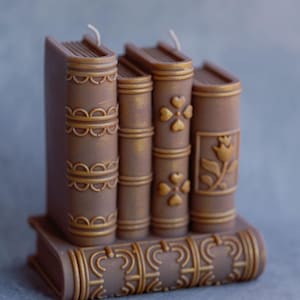 Book Frame Candle – Soy Wax Aesthetic Book, Literary Decor, Unique Gift for Book Lovers