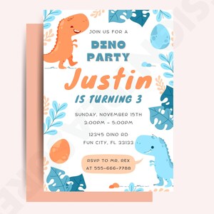 Peut inclure: Une invitation à une fête sur le thème des dinosaures avec des dinosaures bleus et orange, des feuilles et des œufs. Le texte indique "Rejoignez-nous pour une fête Dino Justin a 3 ans. Dimanche 15 novembre 15h00 - 17h00 12345 Dino Rd Fun City, FL 33133 RSVP à Mr. Rex au 555-666-7788"
