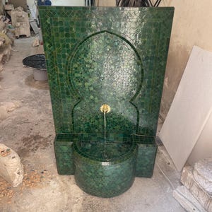 Emerald Green Handmade Moroccan Zellige Fountain - Handcrafted  Indoor Mosaic Water Feature – Traditional Garden Outdoor Decor Fountain