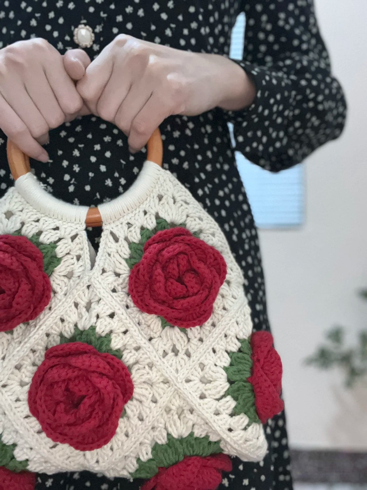 100% Handmade Crocheted Camellia flower handbag/Knitted Handbag Purse Tote/Special gift/With wood handle/Ship from US