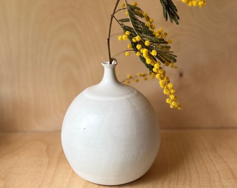 Vase boule blanc mat