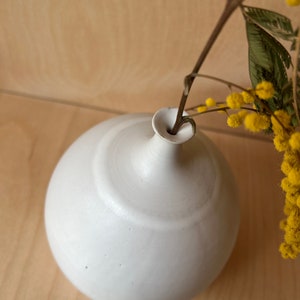 Vase boule blanc mat image 2