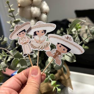 Gold Charrito Cupcake toppers, Charrita Cupcake cake topper, Bautizo, fiesta de cumpleaños, católicos, tratar topper, mi bautizo, presentación