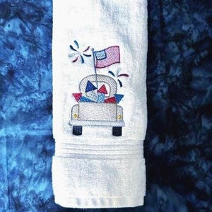 Embroidered Hand Towel, Decorative Hand Towel, Patriotic Towel, USA Towel, Independence Day Towel, Bathroom Hand Towel, Americana Towel
