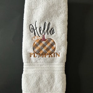  Kwlegh Fall Autumn Hanging Kitchen Towels Thanksgiving Pumpkin  Hand Towel with Hanging Loop Vintage Checkered Plaid Dish Towels Soft  Absorbent Fingertip Bath Tie Towel for Bathroom Decorative Set of 2 