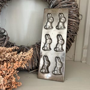 Beautiful old chocolate bars with rabbit motifs.