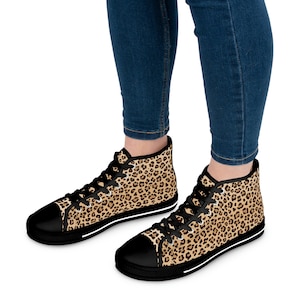 Cheetah Print Women&#39;s High Top Sneakers