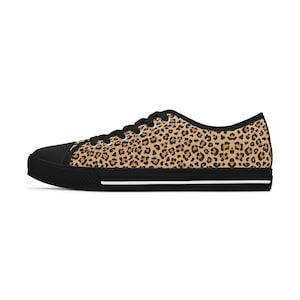 Cheetah Print Women&#39;s Low Top Sneakers