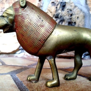 LION, Museum Replica from Asian Original, Made in Pakistan for Austin Productions, Vintage New, Nearly MINT