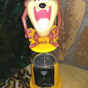 Máquina expendedora de chicles Tasmanian Devil vintage, Superior Toy, 38 cm (15 pulgadas), metal y plástico. imagen 1