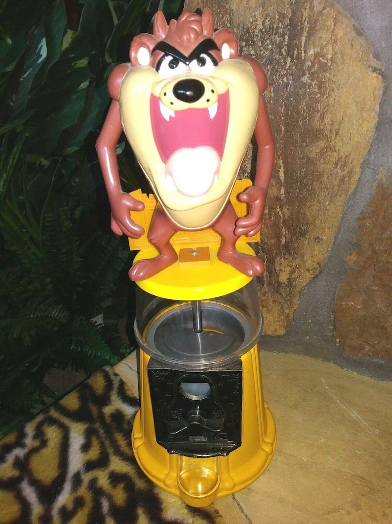 Máquina expendedora de chicles Tasmanian Devil vintage, Superior Toy, 38 cm (15 pulgadas), metal y plástico. imagen 1