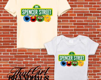 セサミストリート、キッズセサミストリートカスタムネーム、キッズセサミストリートTシャツ、幼児用セサミストリート、カスタムネームセサミストリート、誕生日カスタム