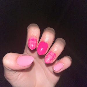 Custom press on nails!!