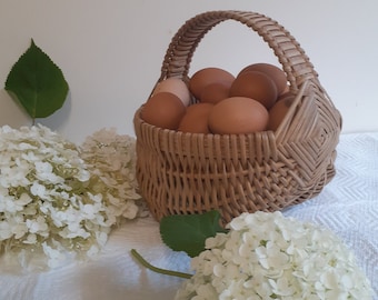 stained vintage style egg basket, handmade basket, old fashioned Amish basket, retro basket, hand woven basket, decor basket,  gift basket,