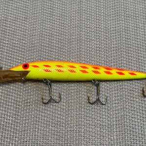 90s Rebel Fastrac 5&quot; Deep Diver Crankbait Fishing Lure — &quot;Fire Tiger&quot; Fluorescent Orange & Yellow