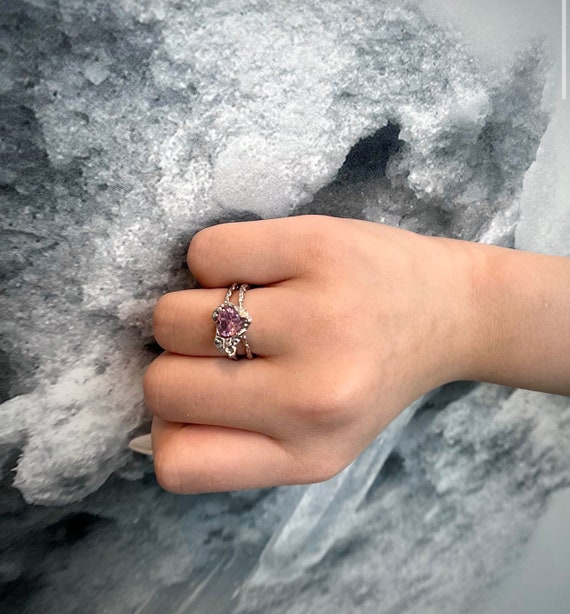 Crystal shop heart ring