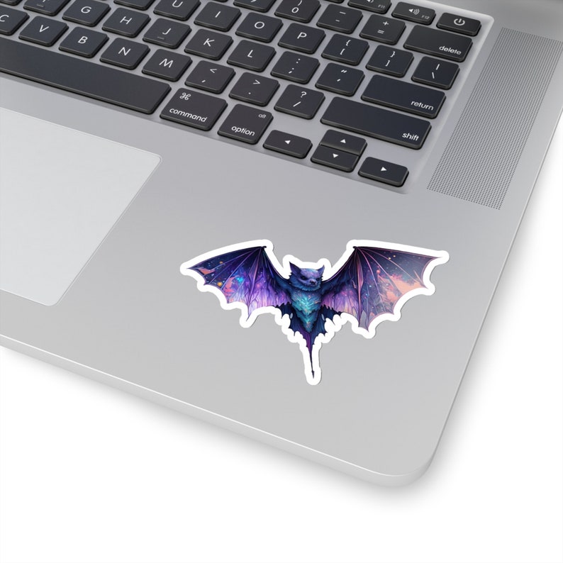 Magisk fladdermus vinylklistermärke, fladdermusklistermärke för laptop, andedjursklistermärke, fladdermusälskarklistermärke, galaxtema, fladdermusklistermärke, häxklistermärke bild 3