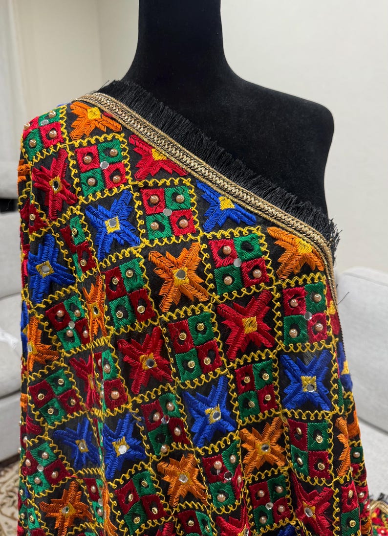 Multicolor Phoolkari Dupatta image 3