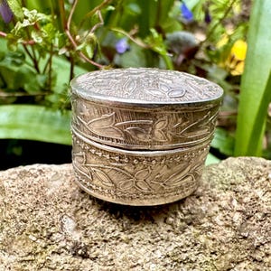 Vintage 800 Silver Pill/Trinket/Snuff Box