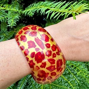 Vintage Chunky Wide Leopard Print Lucite Bangle Bracelet
