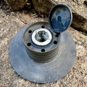 Calamaio in peltro georgiano Capstan (provenienza Lloyds Bank, Melksham, Wiltshire)
