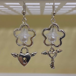 short beaded y2k metal pearl dangle earrings key and lock tiny pearl and petal