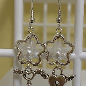 short beaded y2k metal pearl dangle earrings key and lock image 7