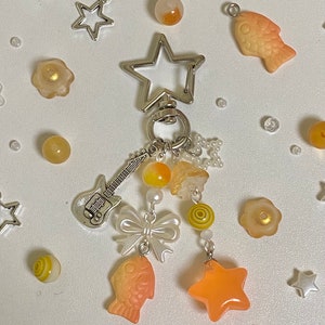 aesthetic y2k beaded orange yellow taiyaki fish goldfish star keychain