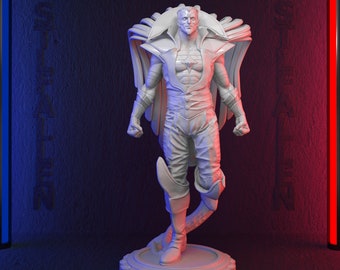 Könnte beinhalten: Weiße bemalte Figur eines Superhelden mit Umhang und einem Stern auf der Brust. Die Figur steht auf einem runden Sockel mit strukturiertem Design.