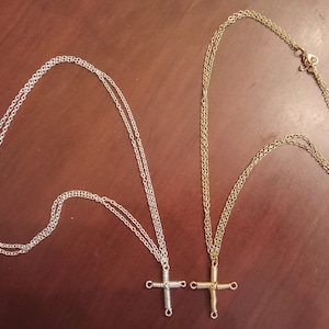 専用ページ ハンドメイド 十字架ネックレス 黒のワックス糸で作られた手作りの十字架のネックレス - 黒の