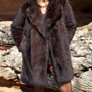 Midi Faux Fur Coat: Patterned, Lined Winter Jacket with Pockets