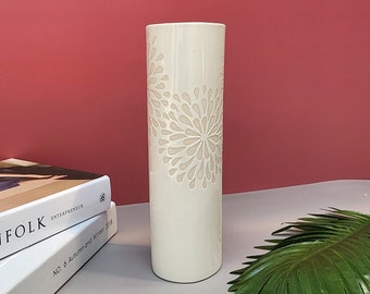 Präglad blommig keramisk vas – Modern minimalistisk heminredning