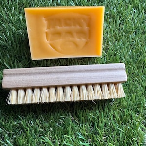 Football wax/tack bar & brush prep kit
