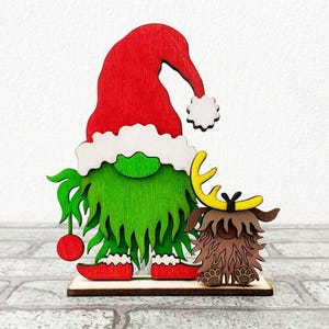 Gnomo di Natale autoportante tagliato al laser SVG/ Gnomo carino SVG/ Decorazione da scrivania di Natale/ Decorazione natalizia carina/ File di taglio Glowforge/ SVG per laser
