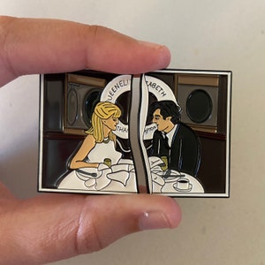 Die Elternfalle inspirierte Emaille Pin