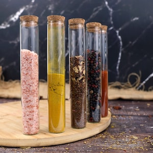 Individuelle Hochzeits-Gewürzgeschenke mit personalisierten Etiketten – einzigartige Geschenke für Gäste – Tube À Essai – rustikale und personalisierte Note – Salz, Gewürz