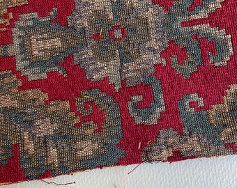 Tela de tapiz antigua de algodón. elegante bordado floral y de hojas. principios del siglo 20. Perfecto para manualidades con bolsos y cojines.