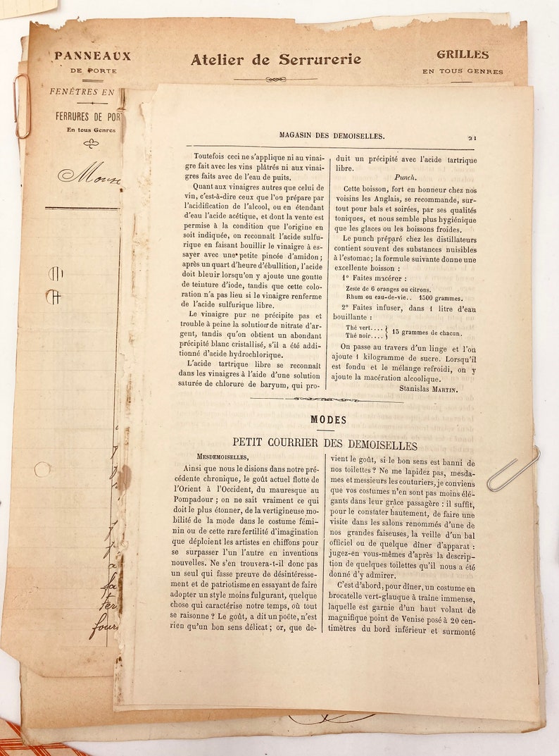 Lot d'éphémères antiques. paquet de papier mélangé vintage français. Lot de papiers mystères authentiques. journal, objets d'artisanat et fournitures de collection. calligraphie image 5