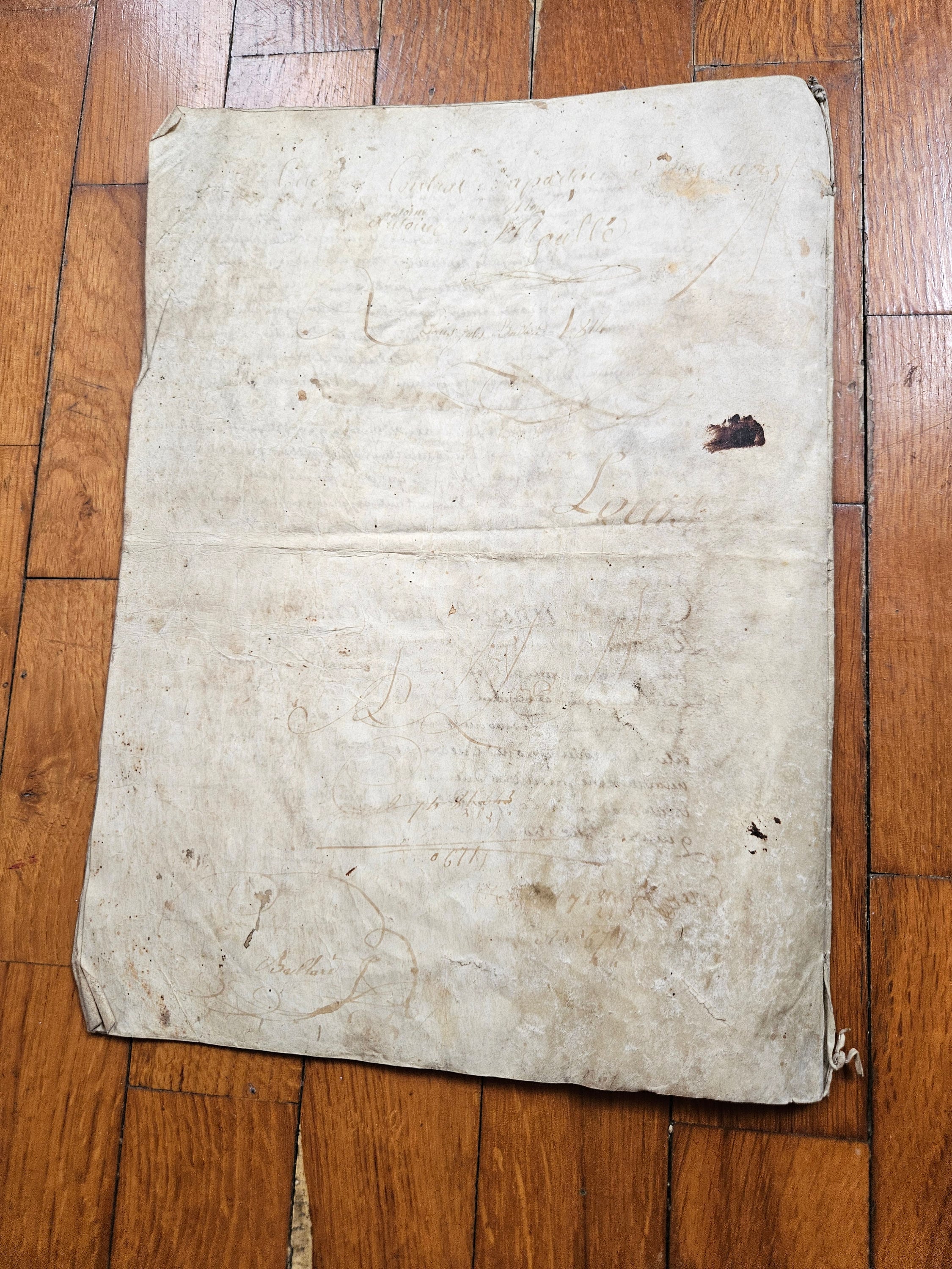 羊皮紙に手書きされたビンテージのフランス語文書。1762 年からの 4