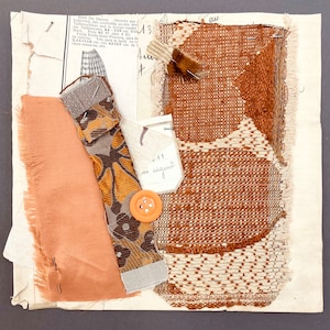 Ensemble français ancien en papier et textile. morceaux de tissu épinglés sur une page de livre, illustrations, boutons et fils pour travaux manuels ou journal indésirable image 8