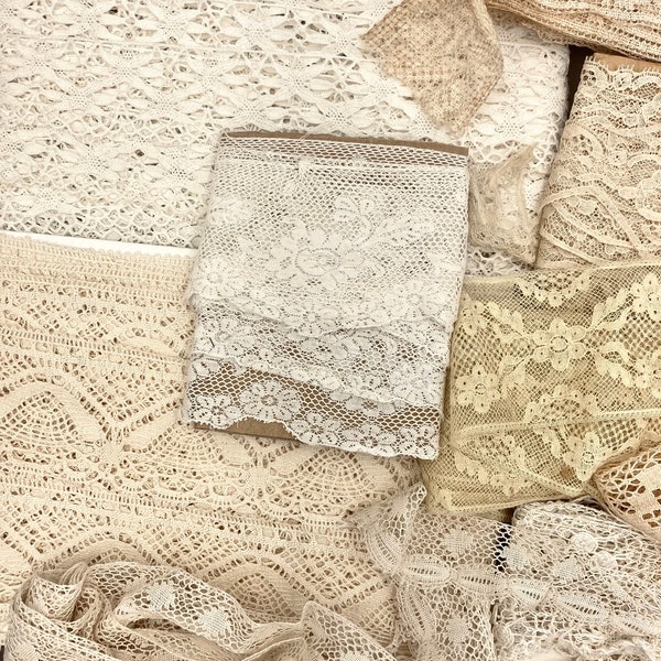 ensemble de lacets français antiques pour la couture artisanale. Kit d'essai de 6 lacets vintage pour journal indésirable, techniques mixtes, fabrication de poupées, vêtements en beige.