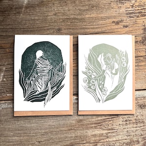 Conjunto original de impresión lino de 2, dos tarjetas de arte, tarjetas de felicitación "Mujer y prado" y "Mujer recogiendo flores", verde negro y verde salvia